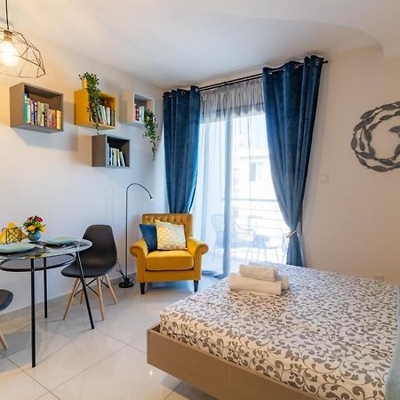 Light House - Seafront Cosy Studio With Library Paphos Eksteriør bilde