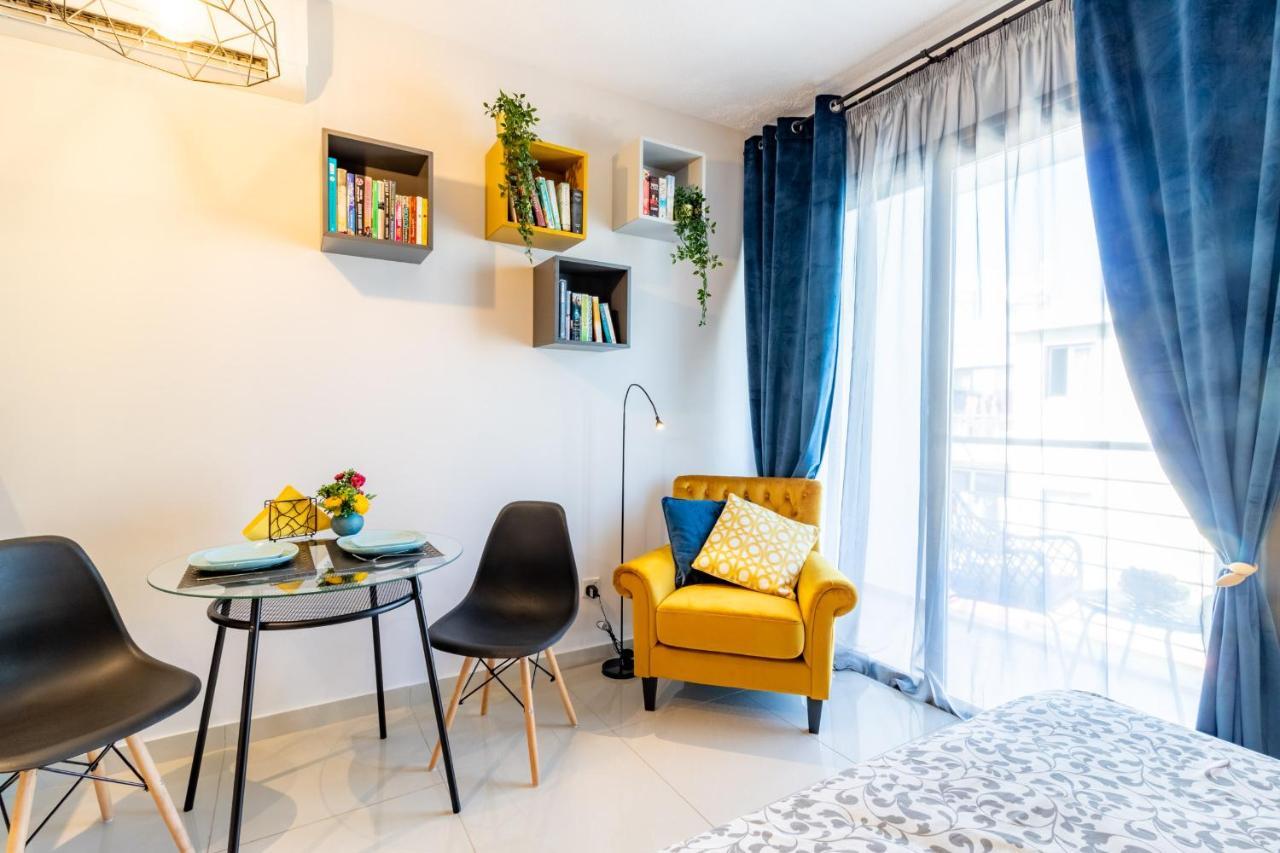 Light House - Seafront Cosy Studio With Library Paphos Eksteriør bilde