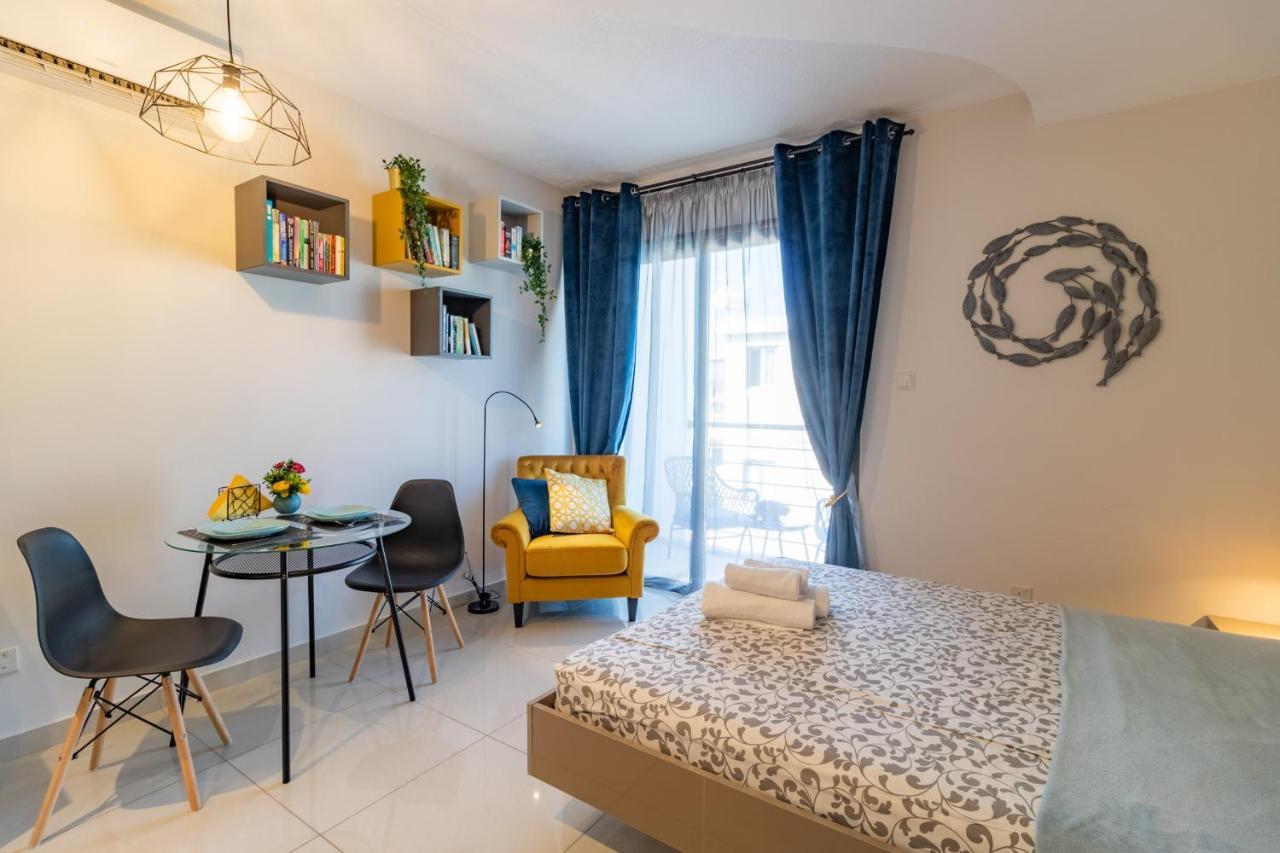 Light House - Seafront Cosy Studio With Library Paphos Eksteriør bilde