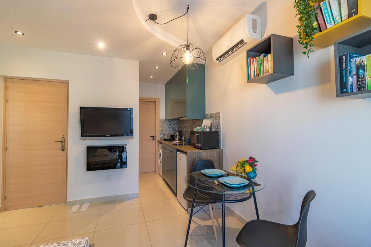 Light House - Seafront Cosy Studio With Library Paphos Eksteriør bilde
